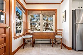 Bayview Beach Cottage For 4!