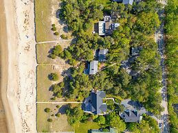 Bayview Beach Cottage For 4!