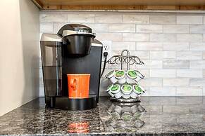 Bayview Beach Cottage For 4!