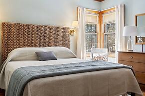 Bayview Beach Cottage For 4!