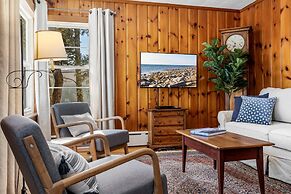 Bayview Beach Cottage For 4!