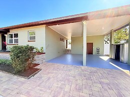 Spacious Modern King bed Game Room More