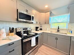 Spacious Modern King bed Game Room More