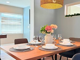 Spacious Modern King bed Game Room More