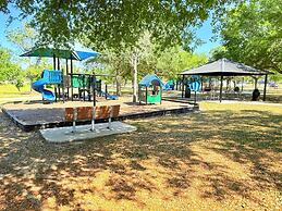 Spacious Modern King bed Game Room More