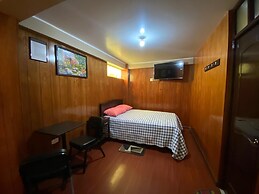 Hostal Kemovi Turístico Desaguadero