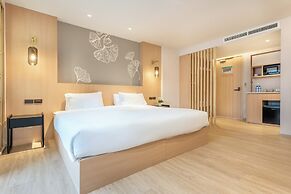 Salaya One Hotel & Service Apartment