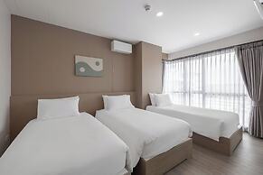 Salaya One Hotel & Service Apartment