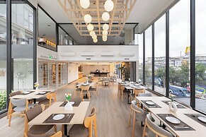 Salaya One Hotel & Service Apartment