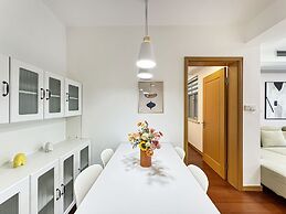 Tyms 2BR Apt TianshanRD Near CESIS Line2