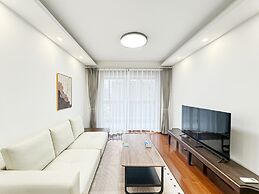 Tyms 2BR Apt TianshanRD Near CESIS Line2
