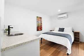 Lake Victoria Station Lodge