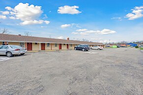 Flint Motel by OYO MI Near I-475