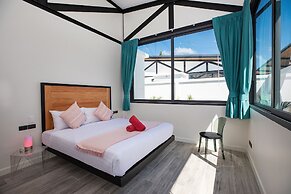 22m Oxygen Pool Villa Sunset Garden 9