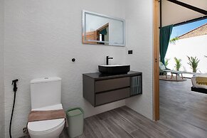 22m Oxygen Pool Villa Sunset Garden 9