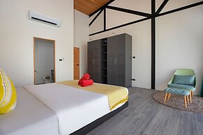 22m Oxygen Pool Villa Sunset Garden 9