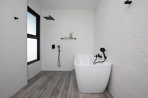 22m Oxygen Pool Villa Sunset Garden 9