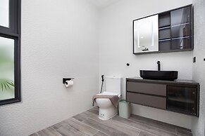 22m Oxygen Pool Villa Sunset Garden 9