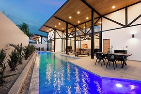 22m Oxygen Pool Villa Sunset Garden 9