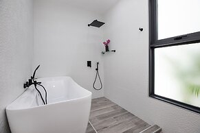 22m Oxygen Pool Villa Sunset Garden 9