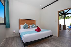 22m Oxygen Pool Villa Sunset Garden 9