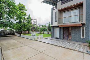 Alaya Stays 3-BHK with Pool near Khandala Hills - Imperial Serenia