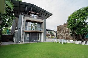 Alaya Stays 3-BHK with Pool near Khandala Hills - Imperial Serenia