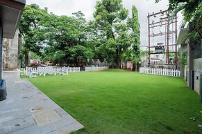 Alaya Stays 3-BHK with Pool near Khandala Hills - Imperial Serenia