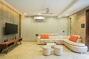 Alaya Stays 3-BHK with Pool near Khandala Hills - Imperial Serenia