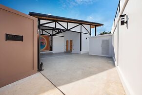 New 19m Eco Pool Villa Sunset Garden 10