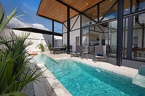 New 19m Eco Pool Villa Sunset Garden 10