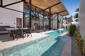 New 19m Eco Pool Villa Sunset Garden 10