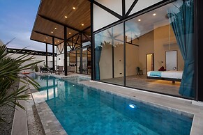 New 19m Eco Pool Villa Sunset Garden 10