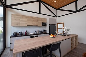 New 19m Eco Pool Villa Sunset Garden 10