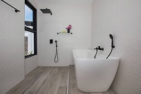 17m Oxygen Pool Villa Sunset Garden 11