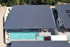 17m Oxygen Pool Villa Sunset Garden 11