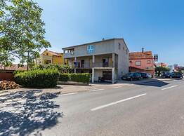 Cozy Three Bedroom Apartment With Terrace in Zadar