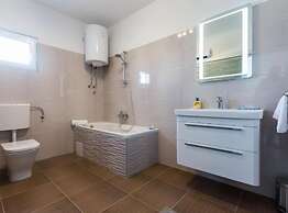 Cozy Three Bedroom Apartment With Terrace in Zadar