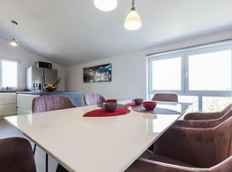 Cozy Three Bedroom Apartment With Terrace in Zadar