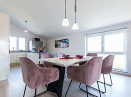 Cozy Three Bedroom Apartment With Terrace in Zadar