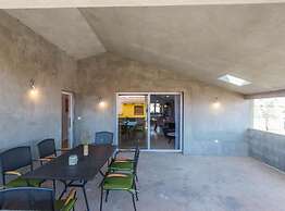 Cozy Three Bedroom Apartment With Terrace in Zadar