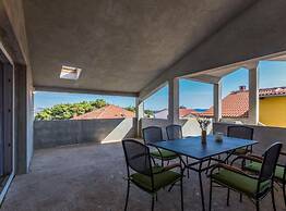 Cozy Three Bedroom Apartment With Terrace in Zadar