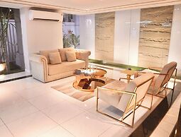 Icon Narindra Suites Hotel