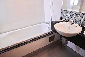 Icon Narindra Suites Hotel