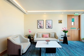 Iris Sarovar Portico