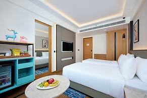 Iris Sarovar Portico