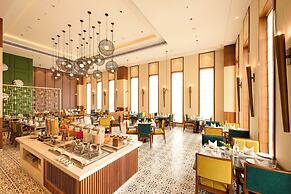 Iris Sarovar Portico