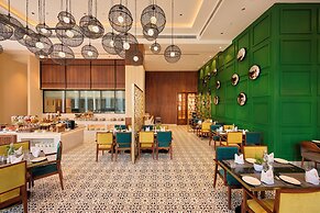 Iris Sarovar Portico