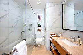 Iris Sarovar Portico