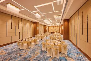 Iris Sarovar Portico